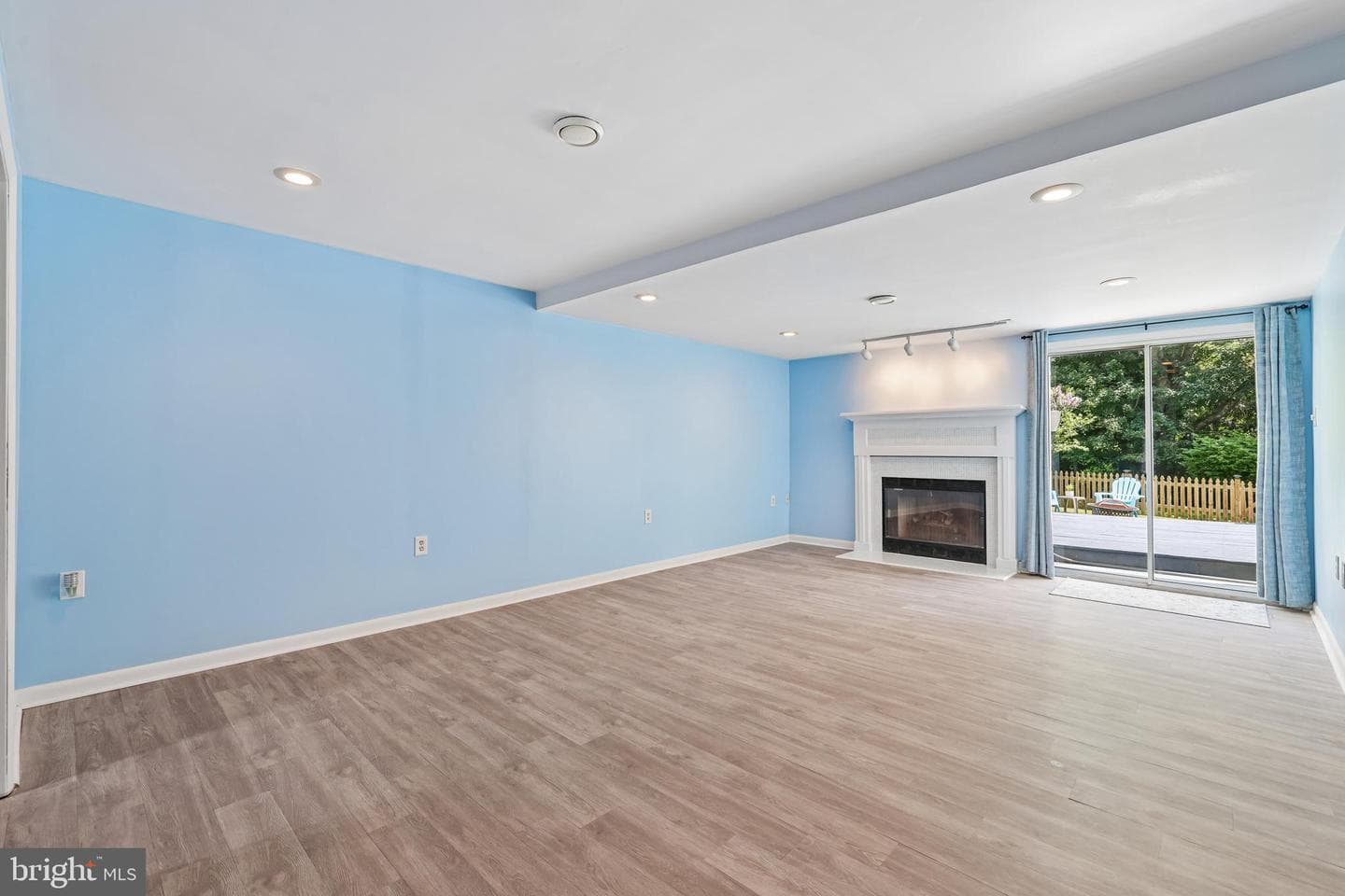 20541 Neerwinder Street photo 19