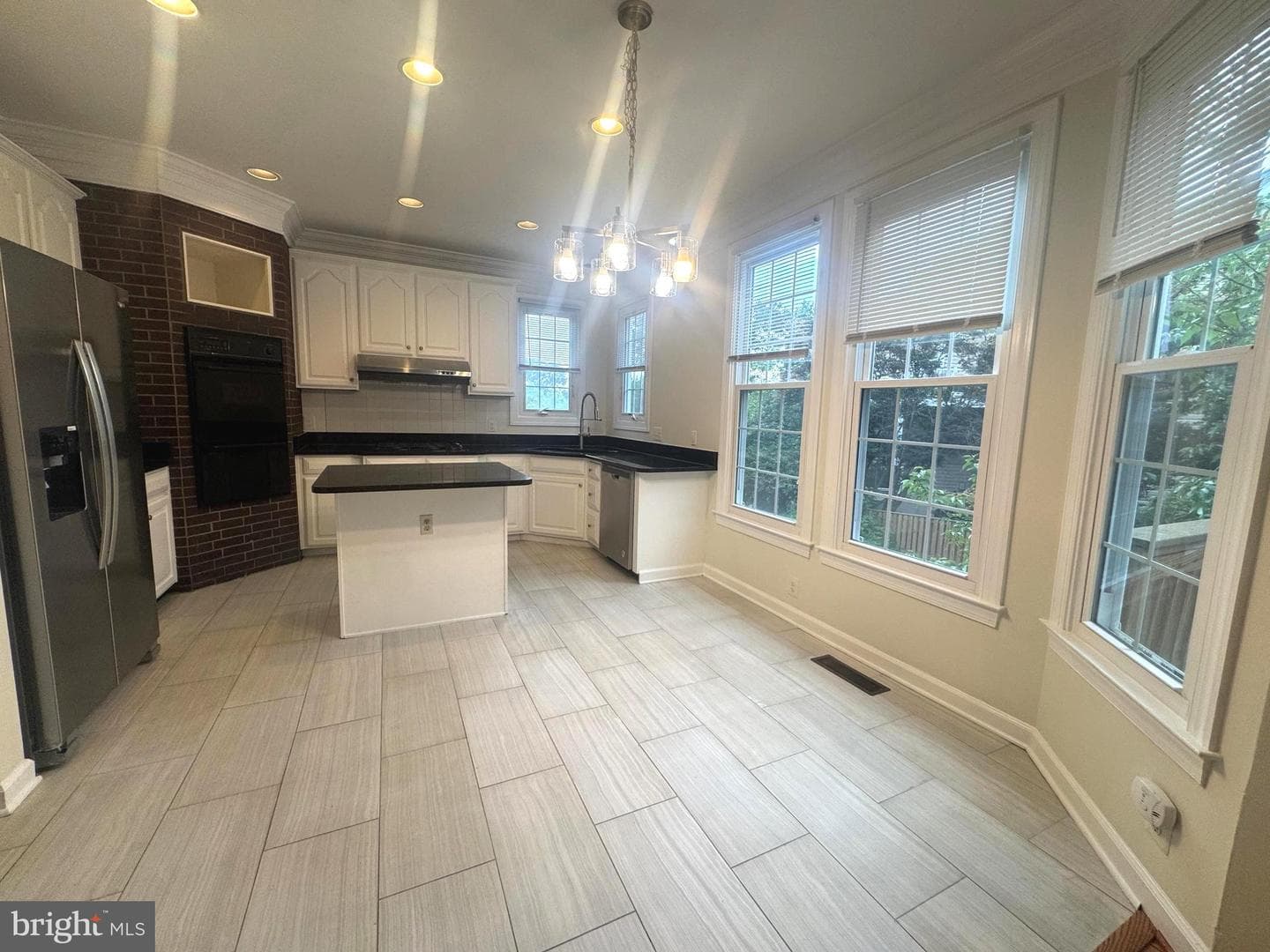 125 Mission Drive photo 18