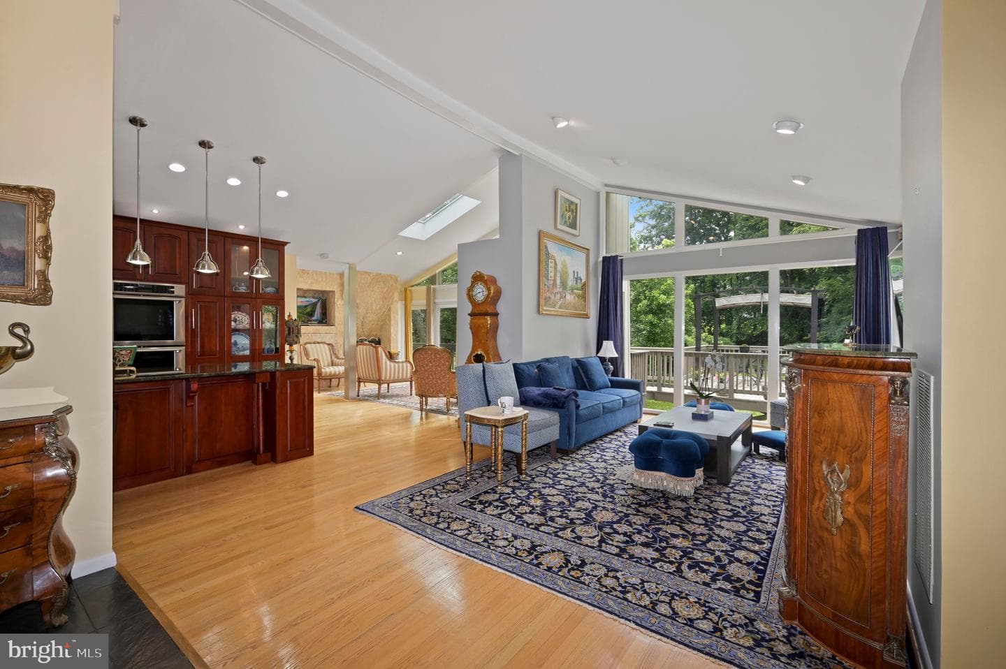 10204 Falls Road photo 19