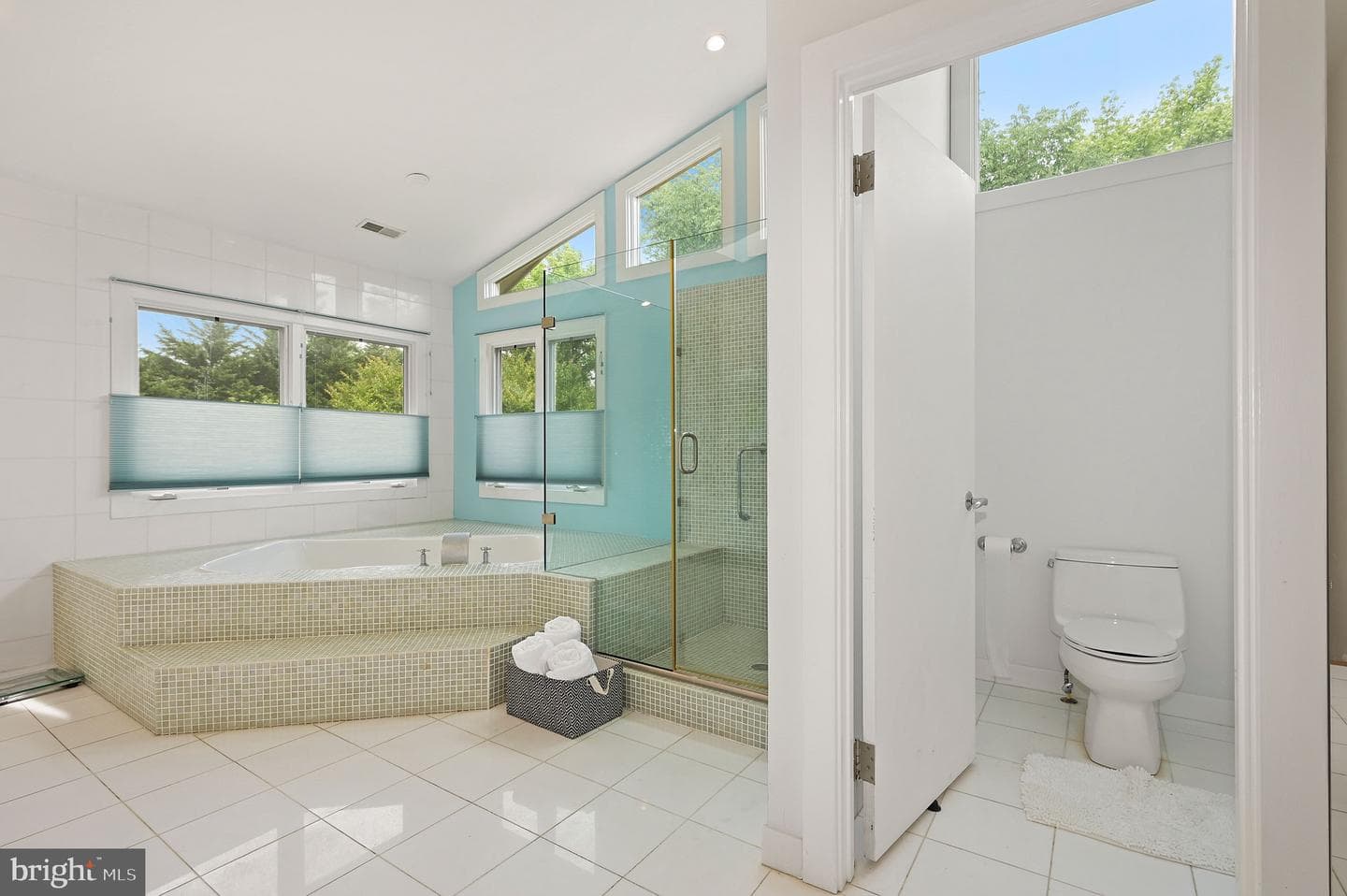 10204 Falls Road photo 33