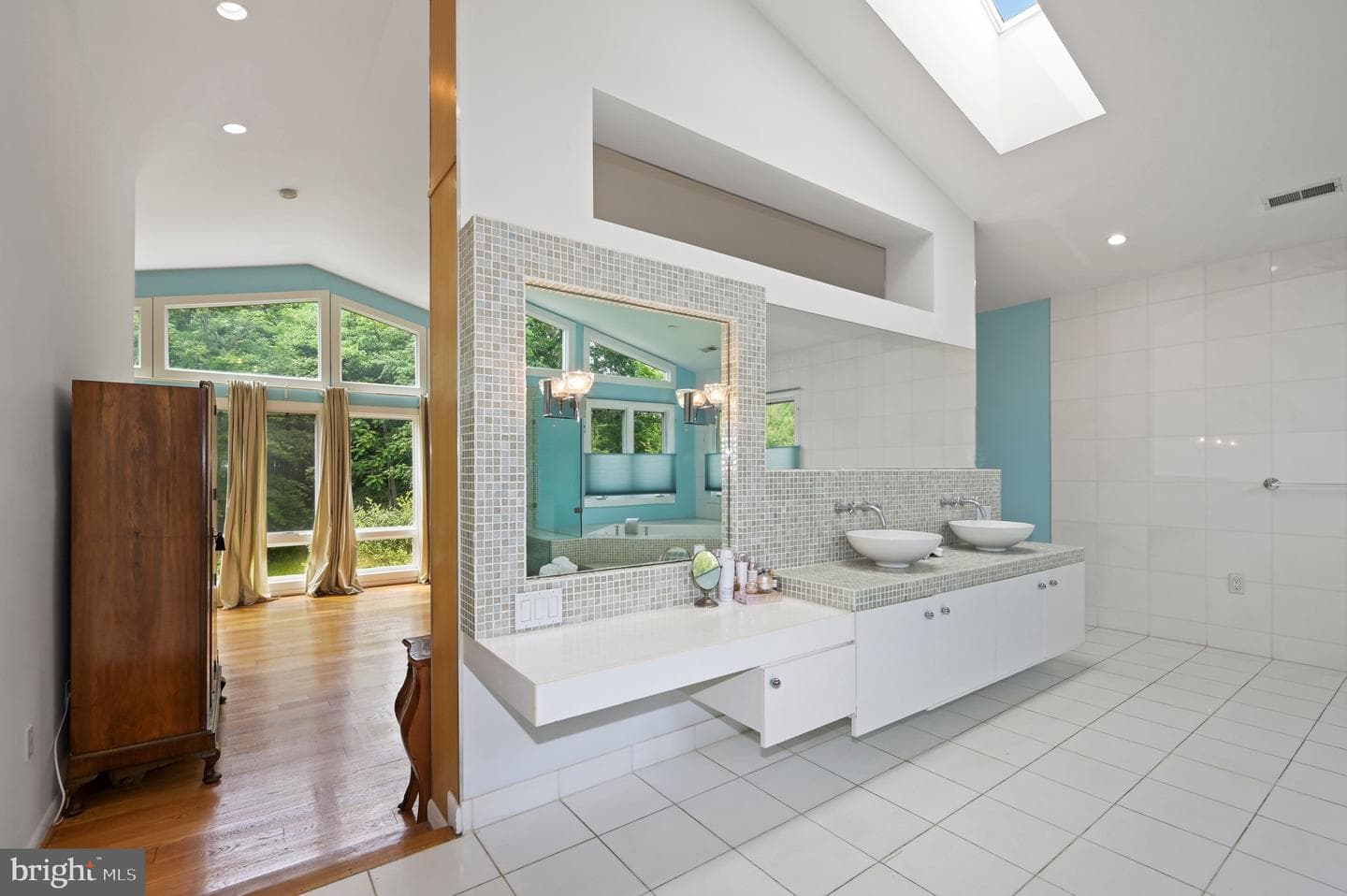 10204 Falls Road photo 34