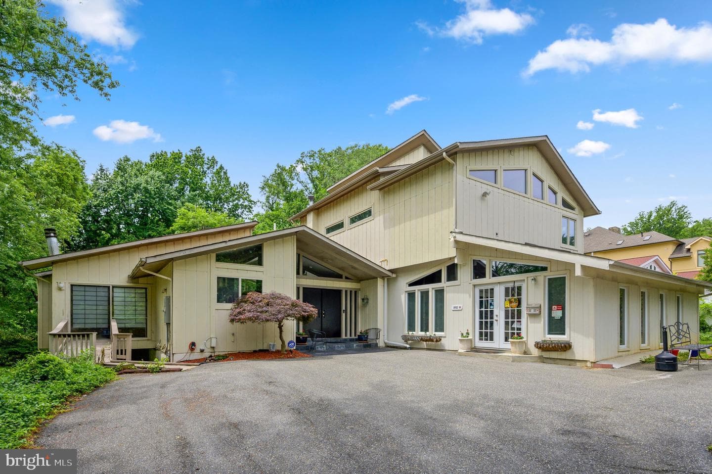 10204 Falls Road photo 4