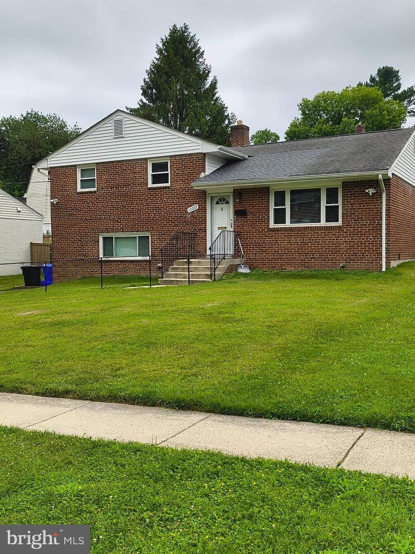 12207 Hunters Lane, Rockville