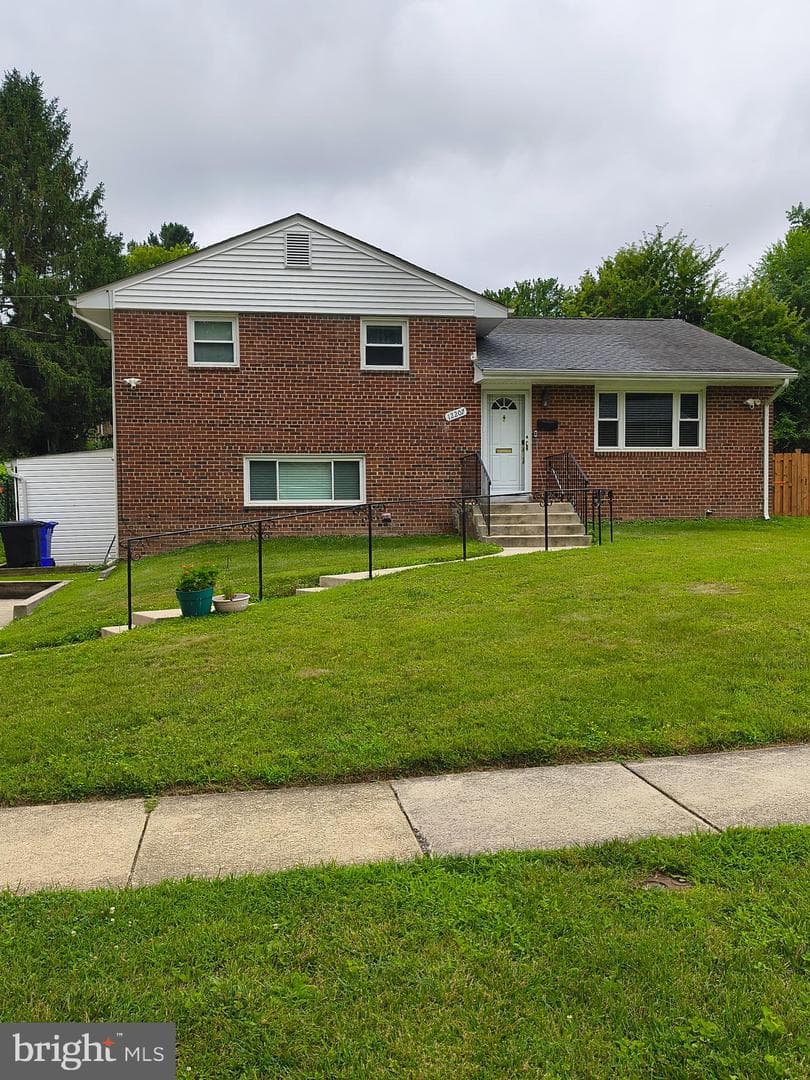 12207 Hunters Lane photo 4
