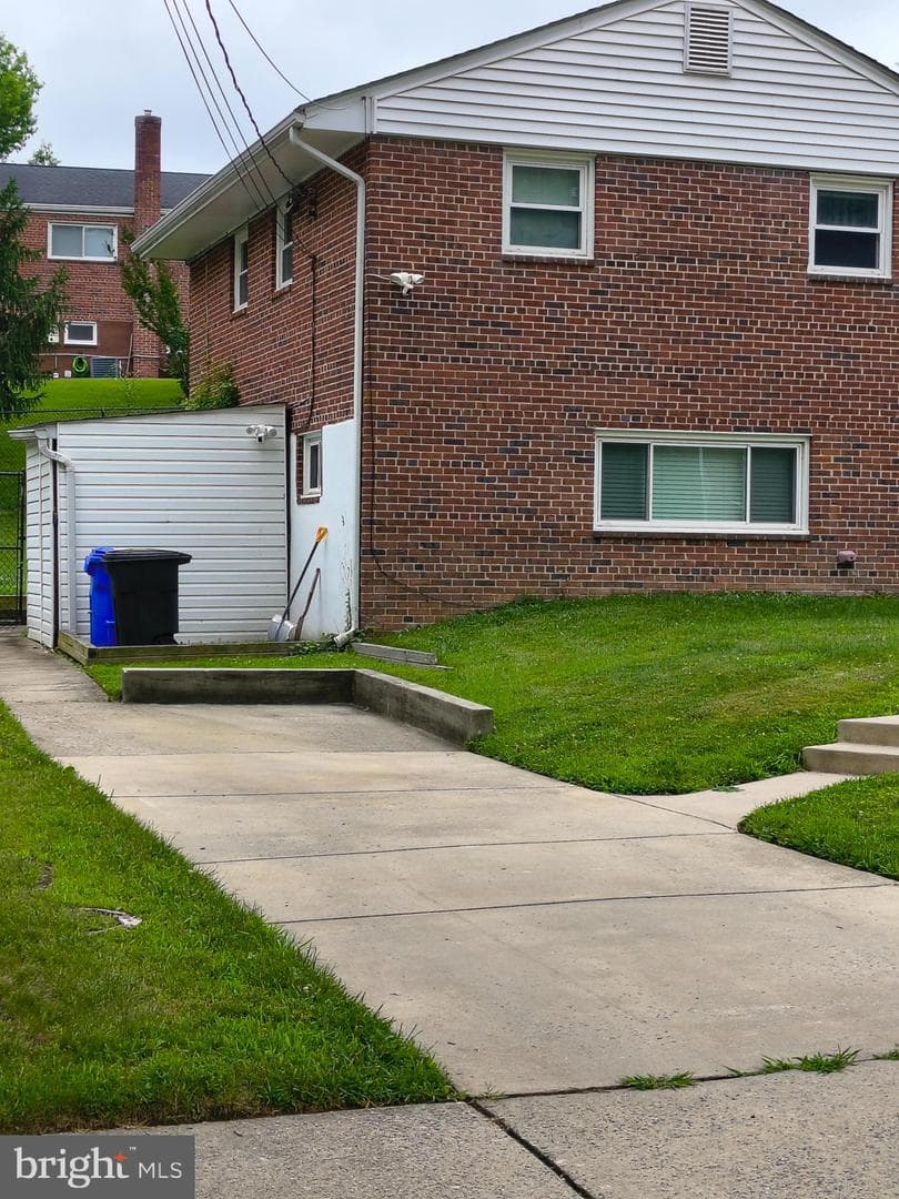 12207 Hunters Lane photo 8