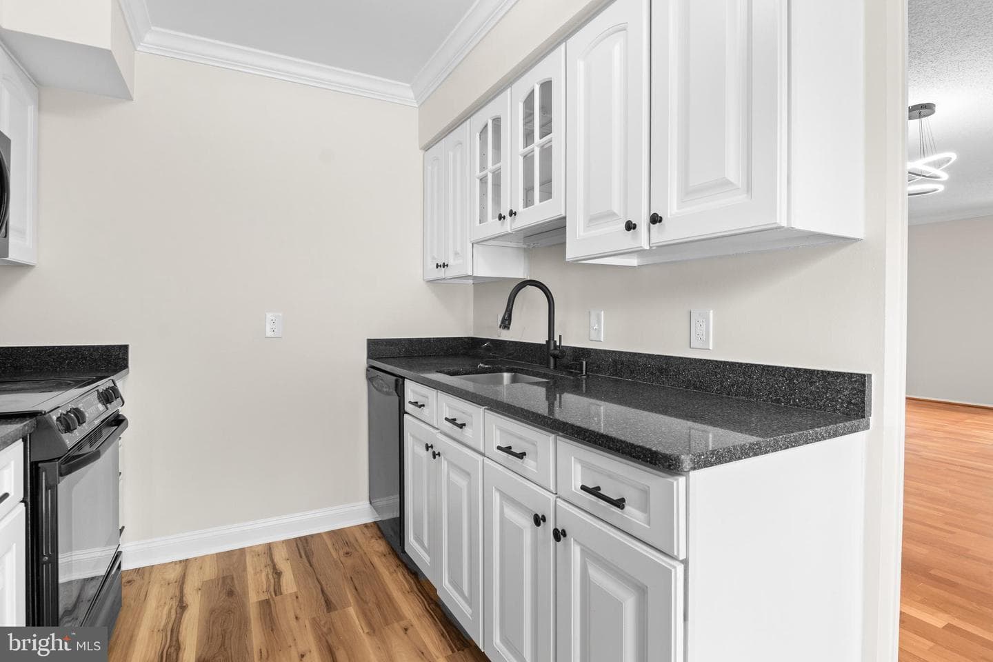 7 Finsbury Park Court #44-B photo 3