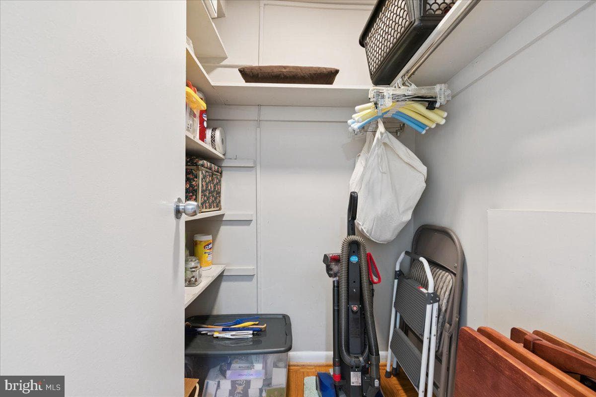 10201 Grosvenor Place #1009 photo 32