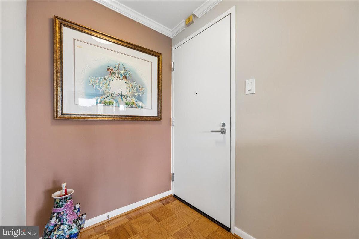 10201 Grosvenor Place #1009 photo 33