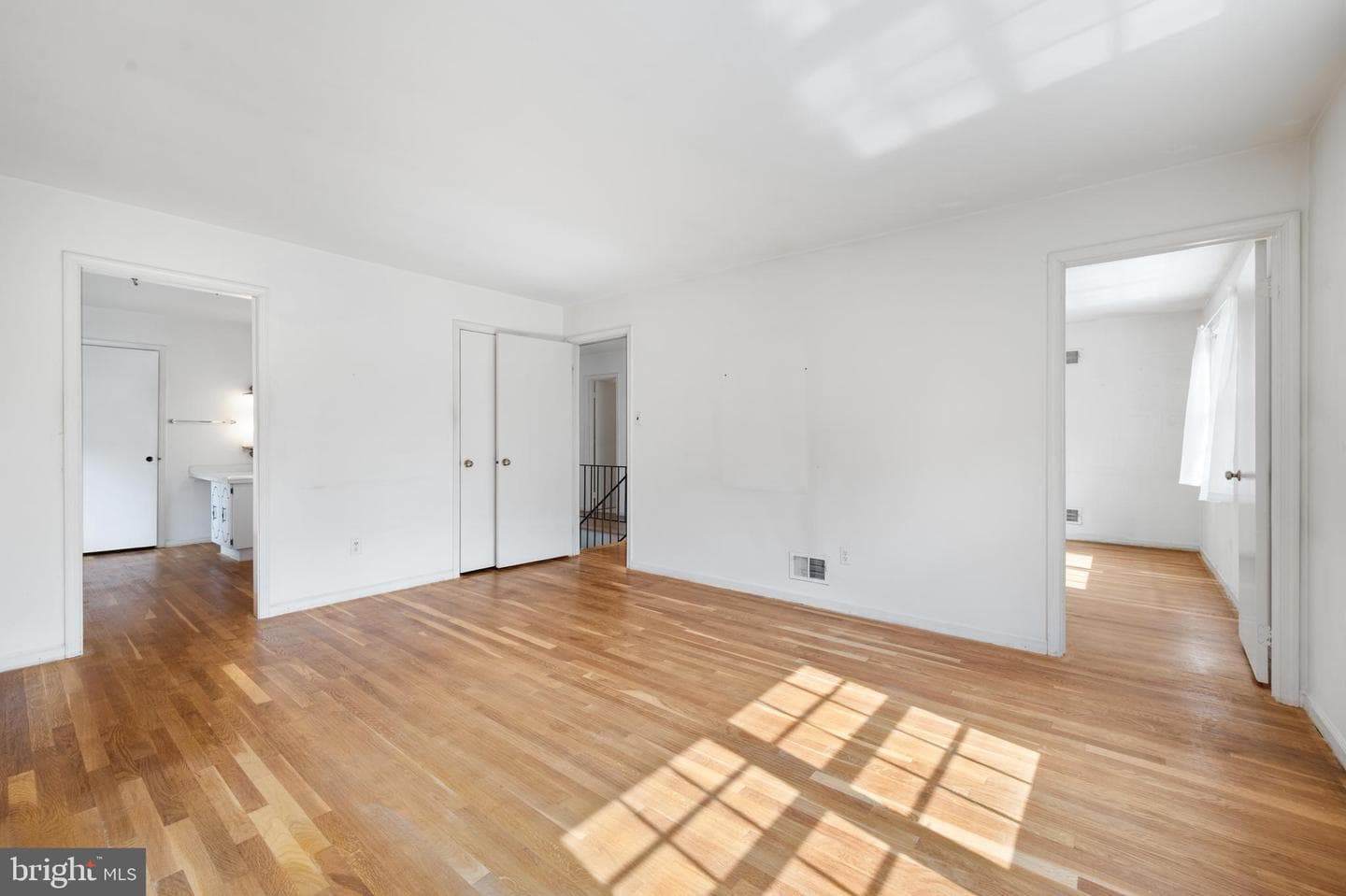 10253 Gainsborough photo 23