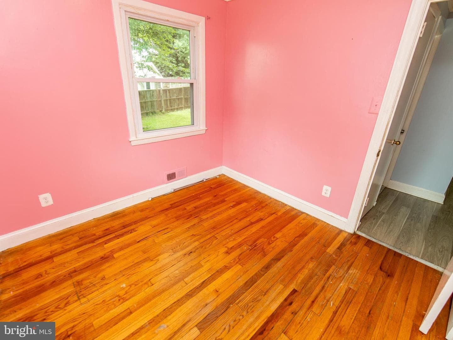 12124 Livingston Street photo 19