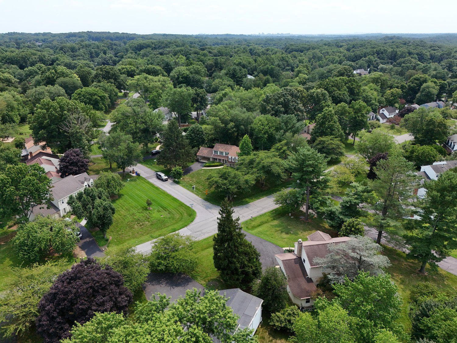 17016 George Washington Drive photo 2
