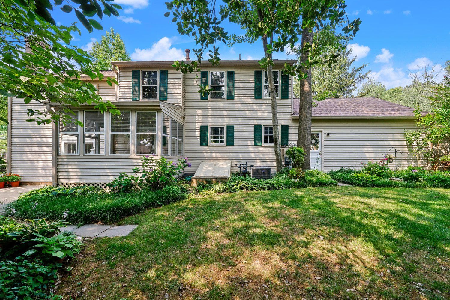 17016 George Washington Drive photo 4