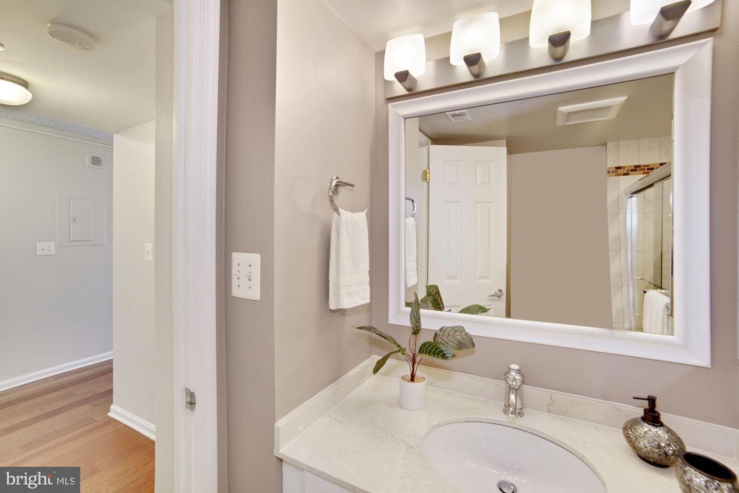 10101 Grosvenor Place #1818 photo 16