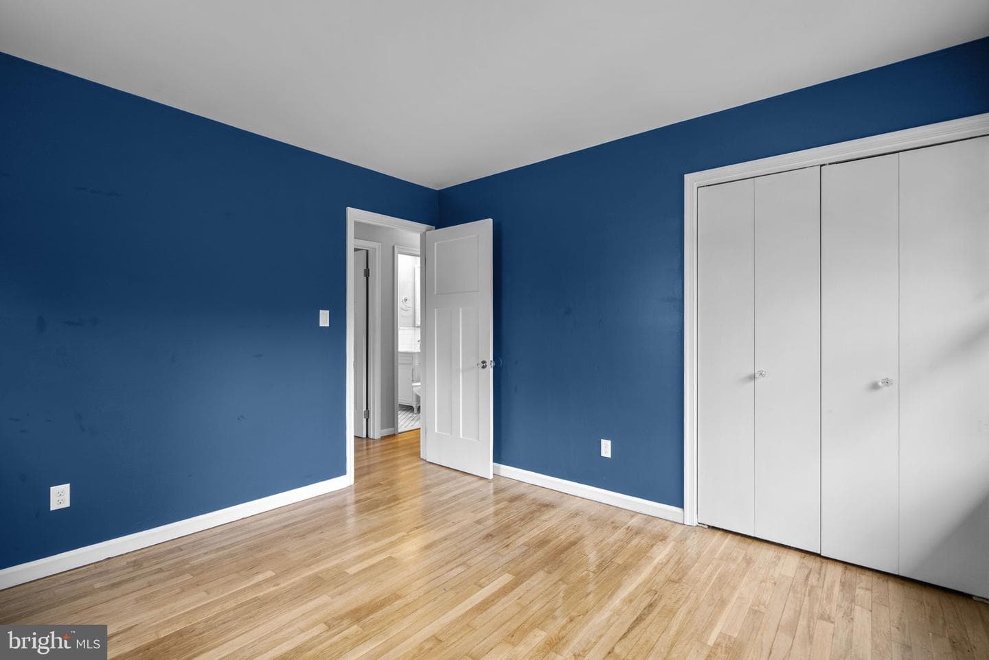 822 Loxford Terrace photo 22