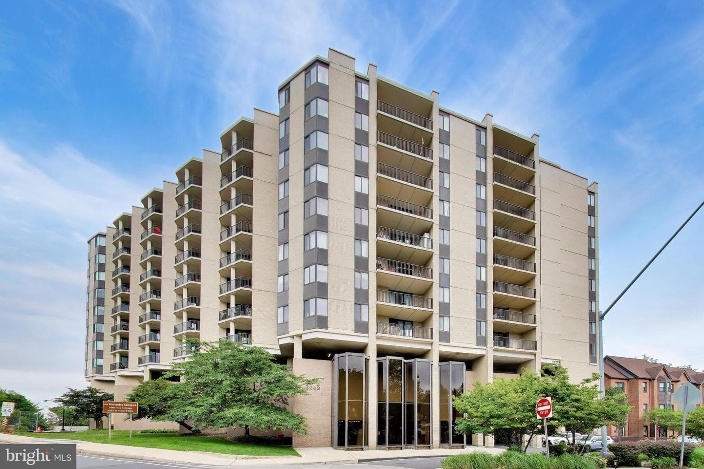 4242 East West Highway #514 photo 4