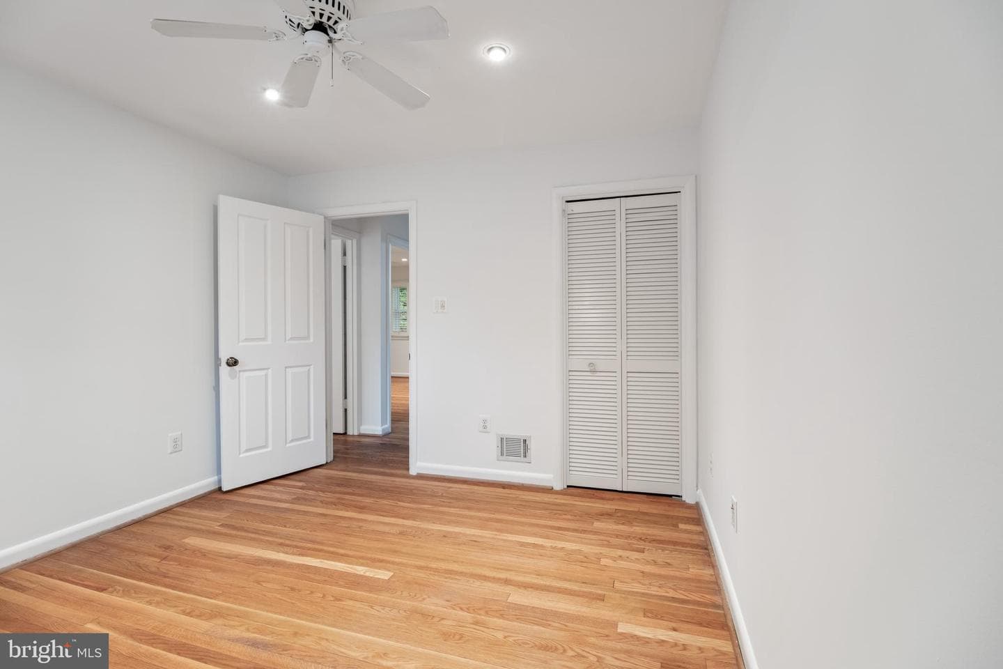 10913 Drumm Avenue photo 21