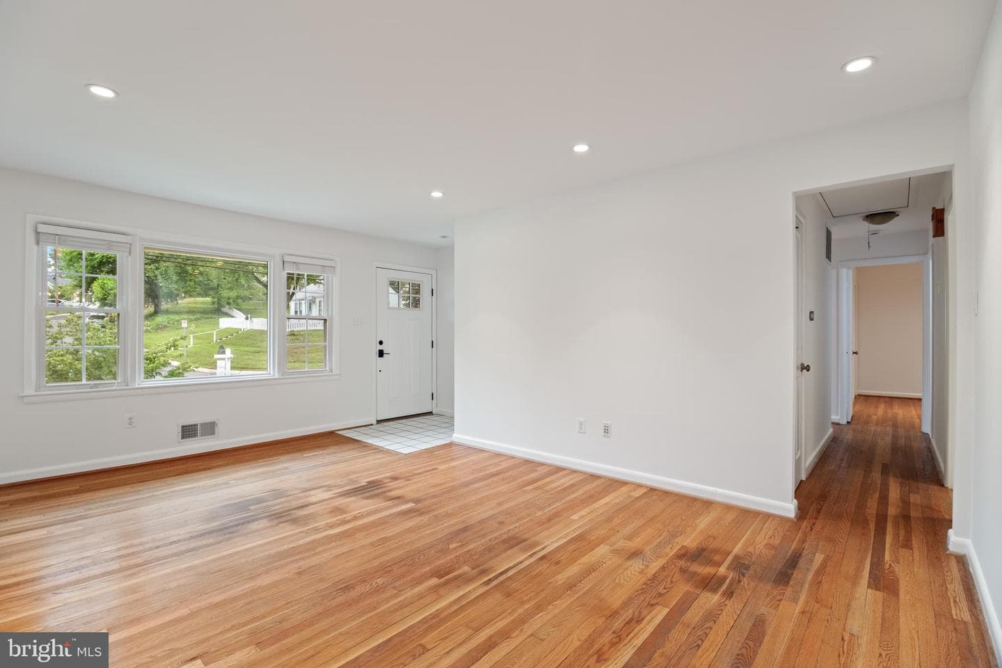 10913 Drumm Avenue photo 6