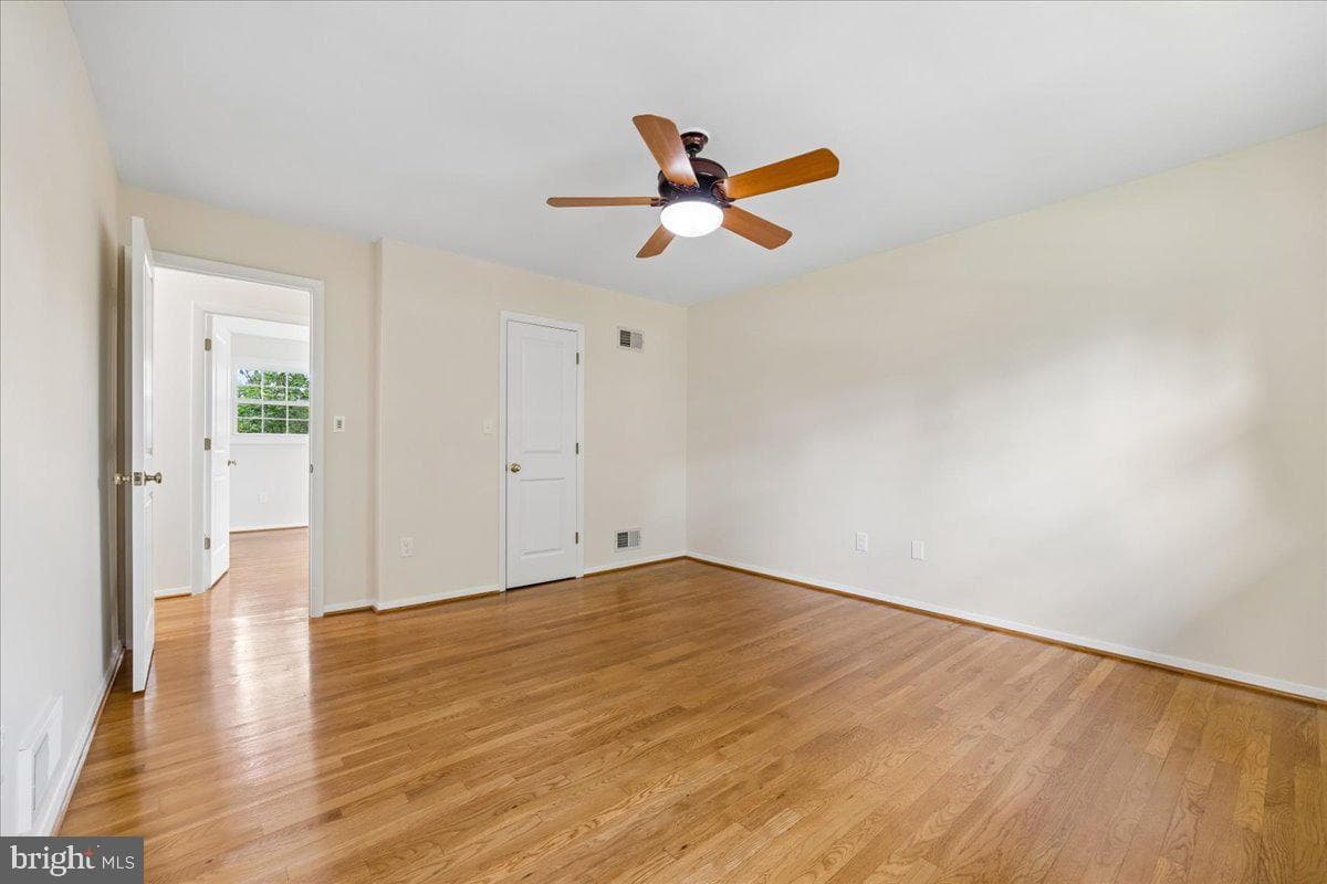 11315 Gainsborough Road photo 36