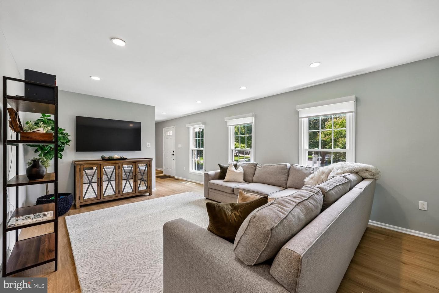 10 Dairyfield Court photo 4