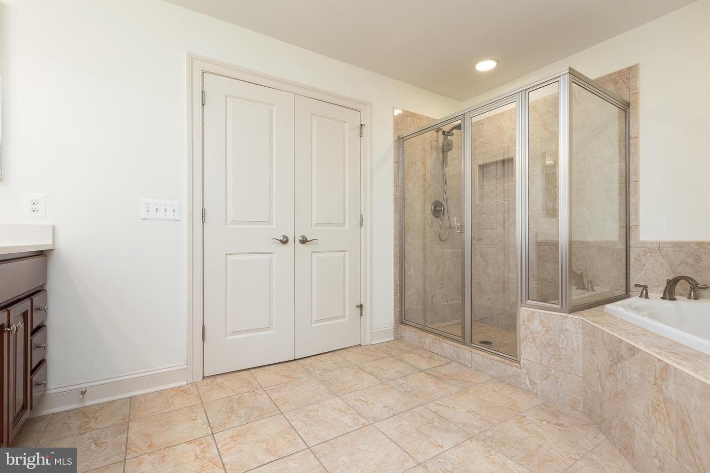 215 N Van Buren Street photo 109