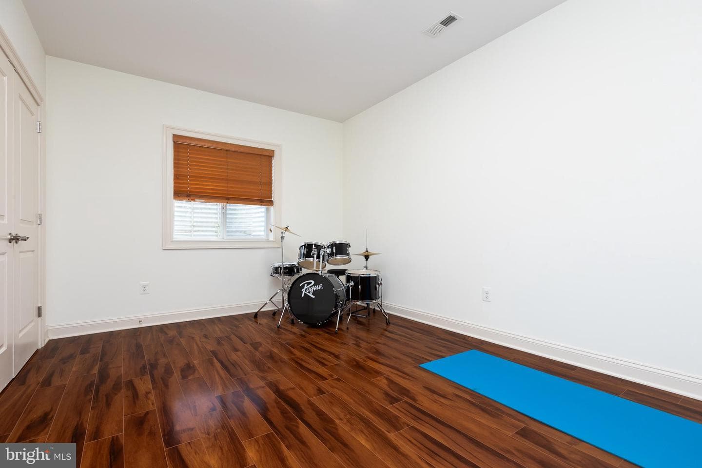 215 N Van Buren Street photo 131