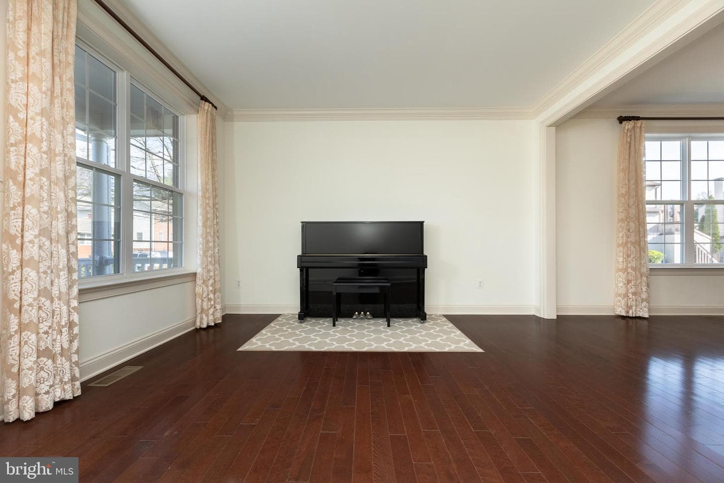 215 N Van Buren Street photo 39