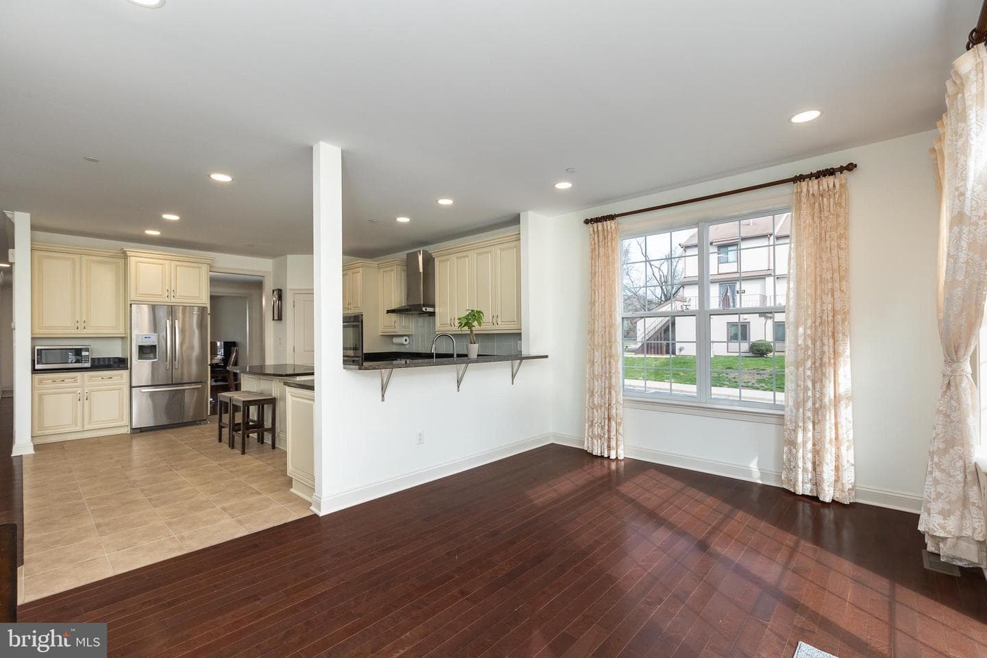 215 N Van Buren Street photo 70