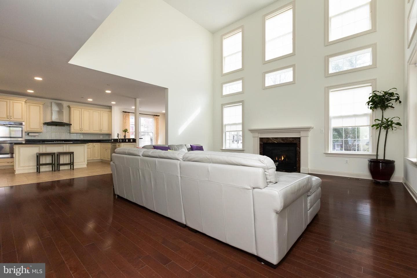 215 N Van Buren Street photo 75