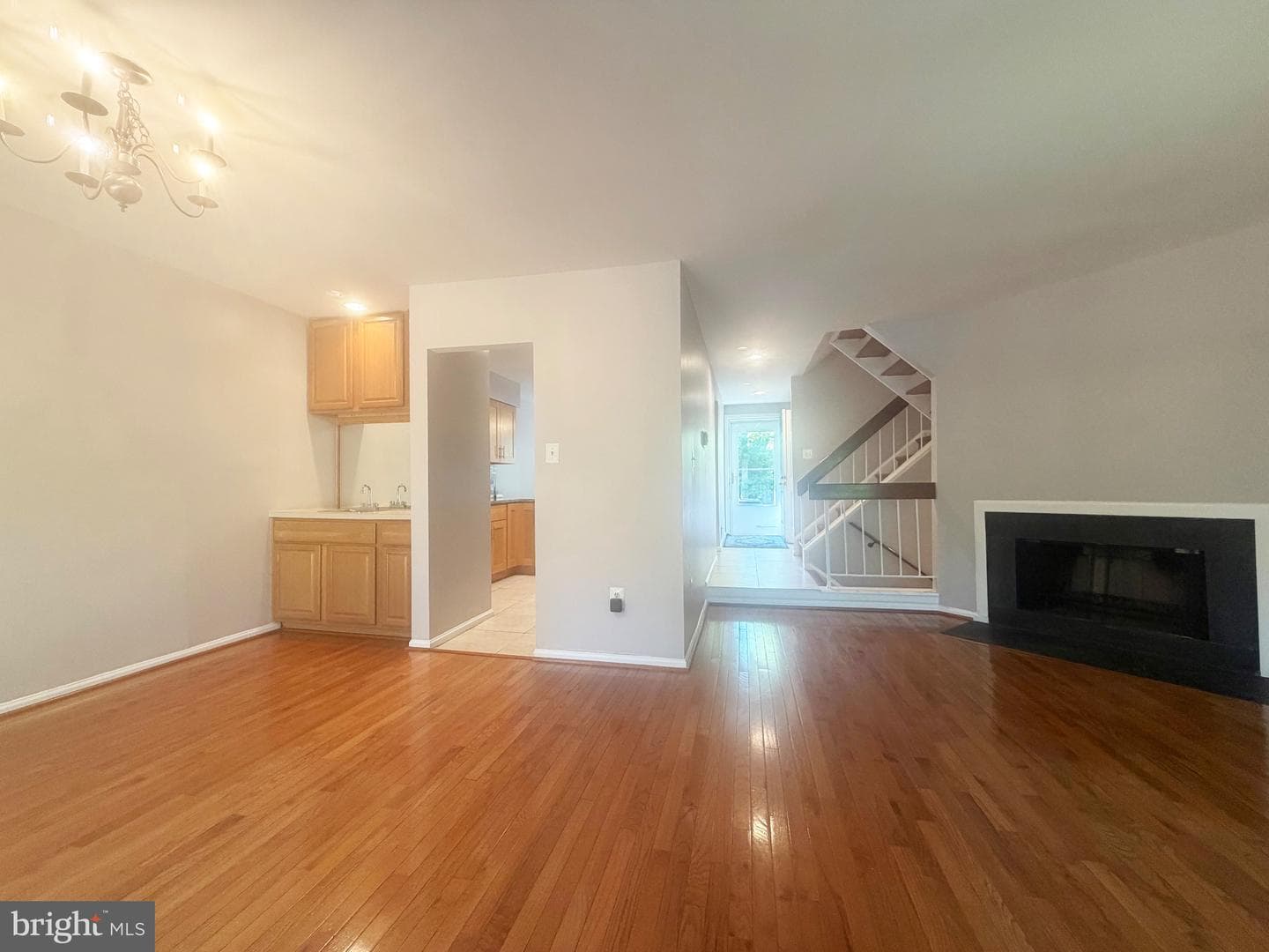 1103 Wildpark Avenue photo 2