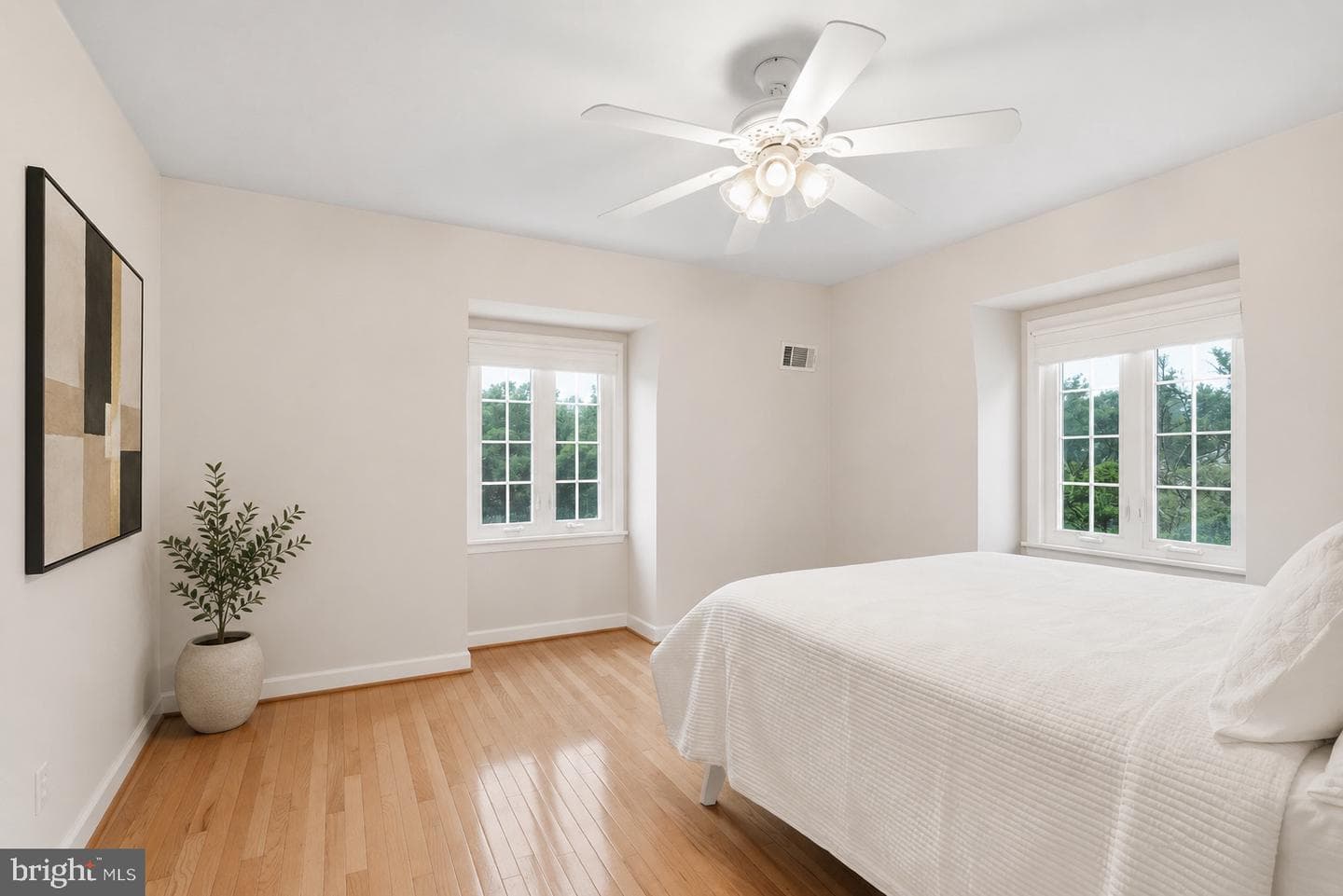 3800 Queen Mary Drive photo 28
