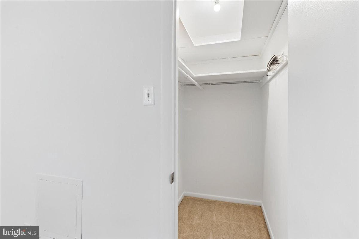 10518 Weymouth Street #102 photo 16