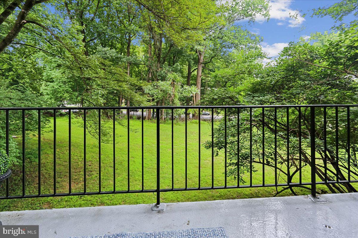 10518 Weymouth Street #102 photo 9