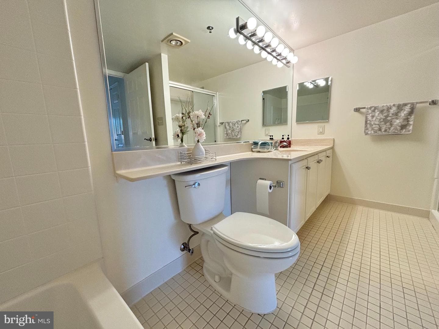 14800 Pennfield Circle #408 photo 7