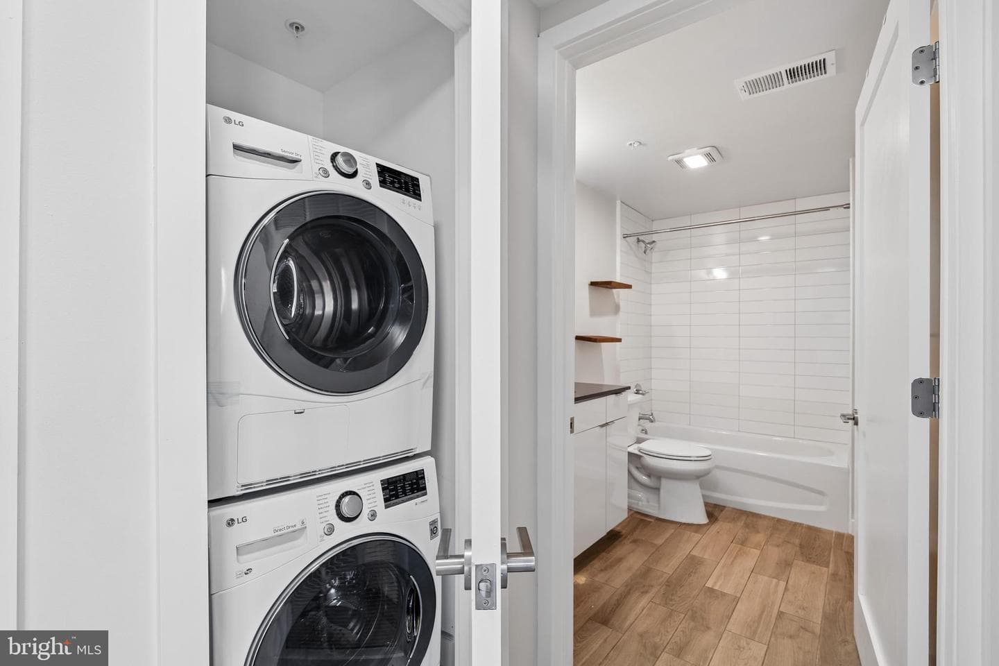 700 Roeder Road #401 photo 18