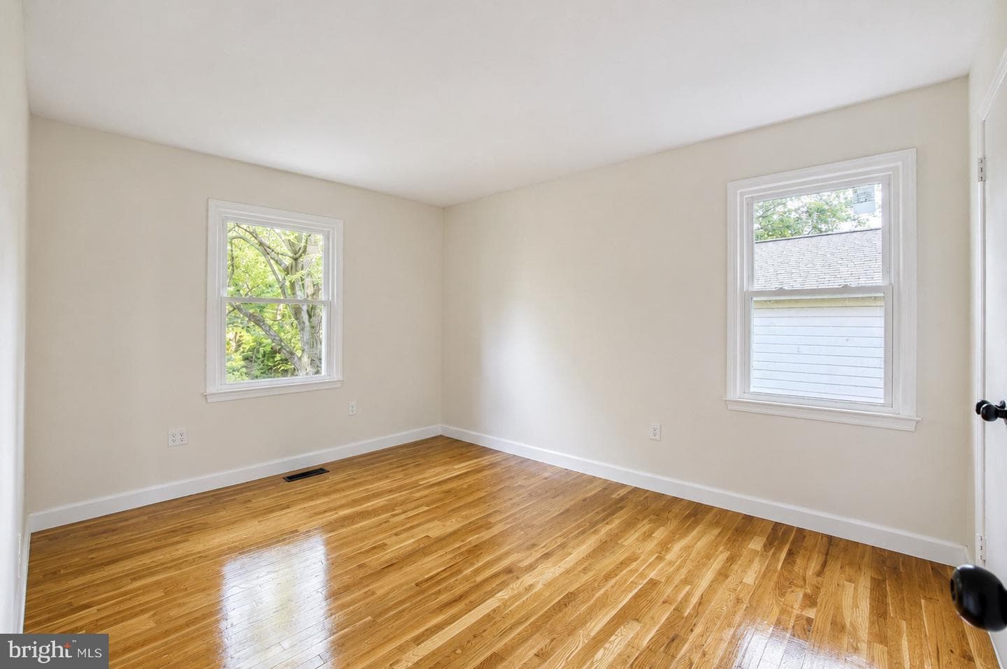 413 Hurley Avenue photo 26