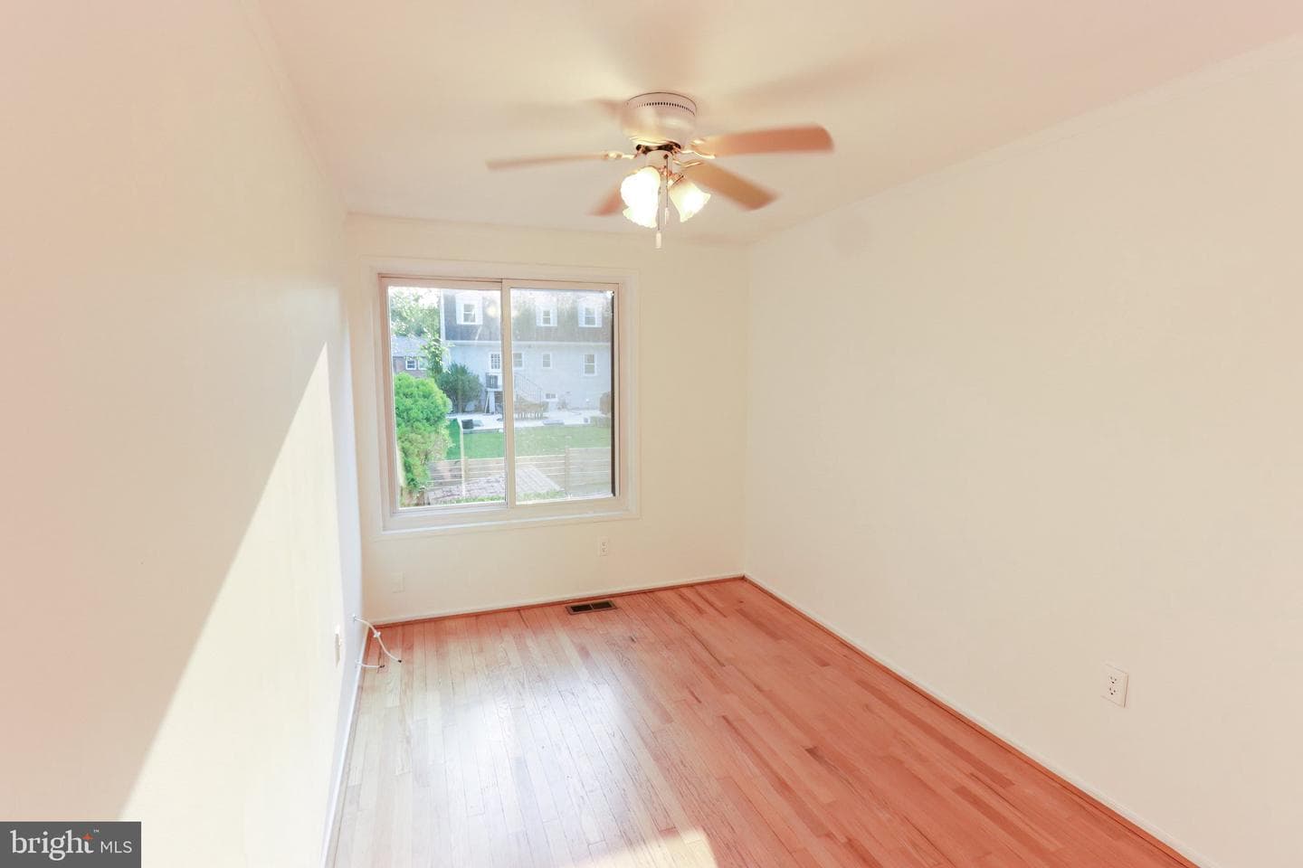 10704 Lester Street photo 18