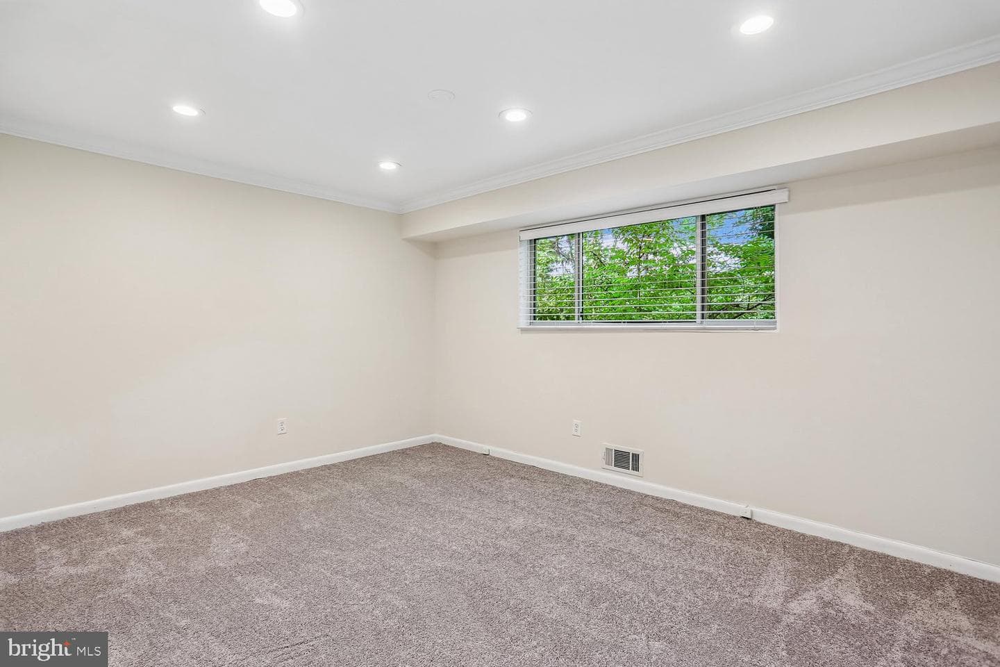 10507 Weymouth Street #W-2 photo 23