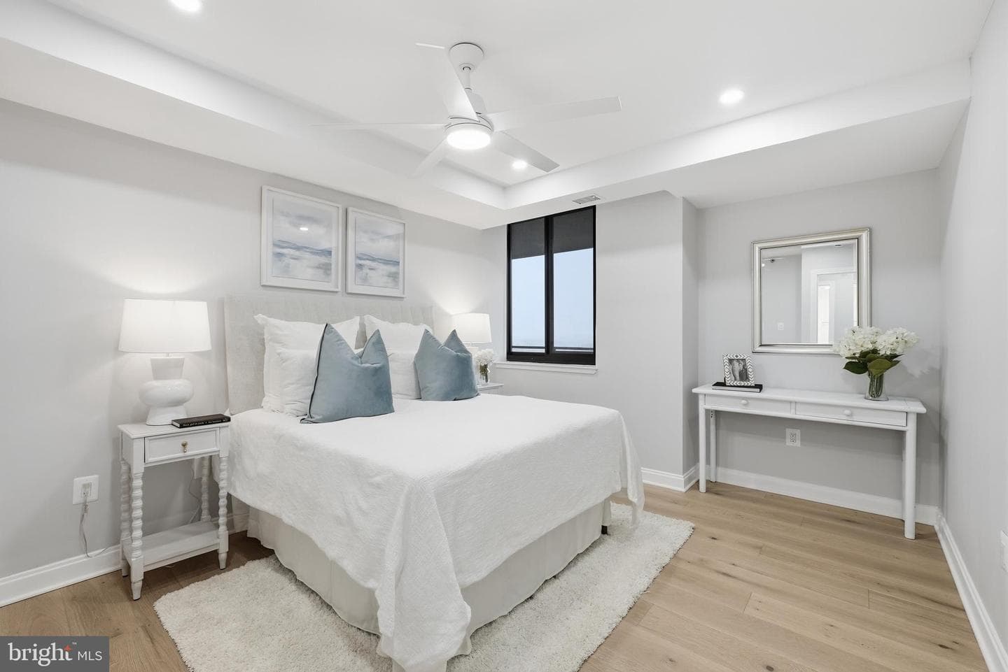 4550 N Park Avenue #807 photo 21