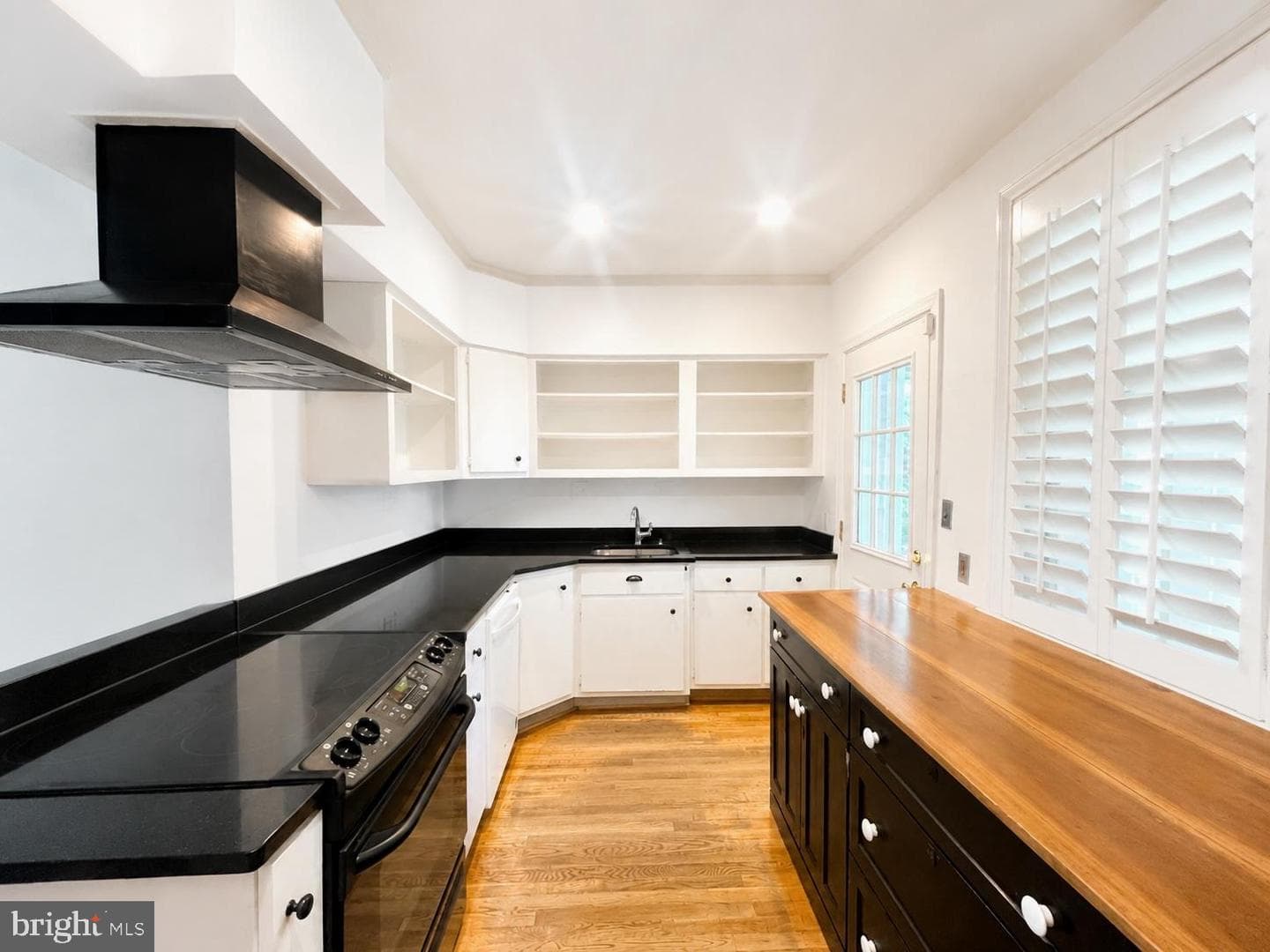 8201 Larry Place photo 10