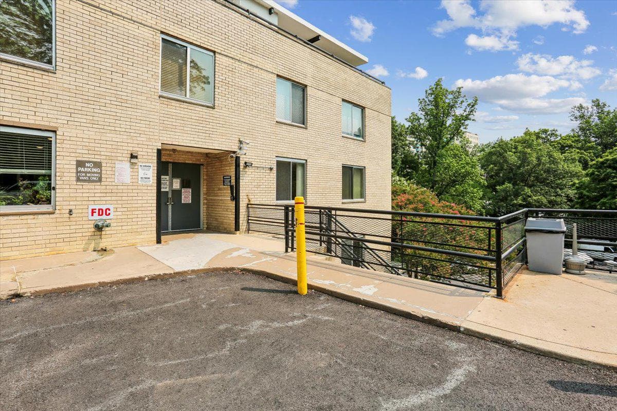 10500 Rockville Pike #122 photo 19