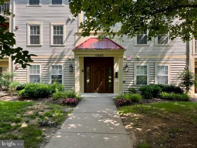 11820 Eton Manor Drive #t-2, Germantown