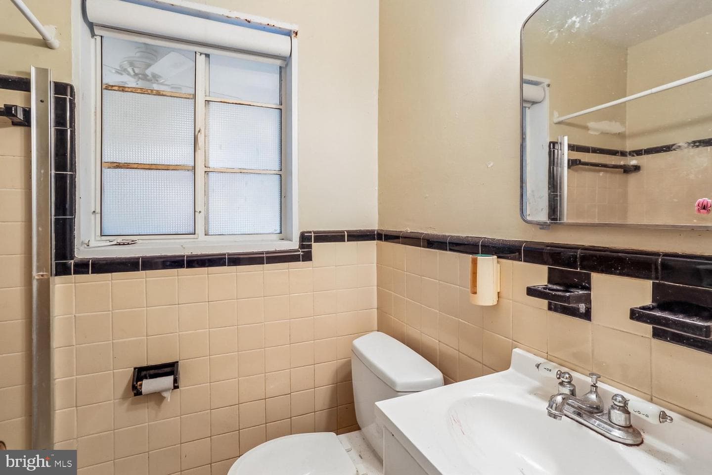 10411 Ewell Avenue photo 16