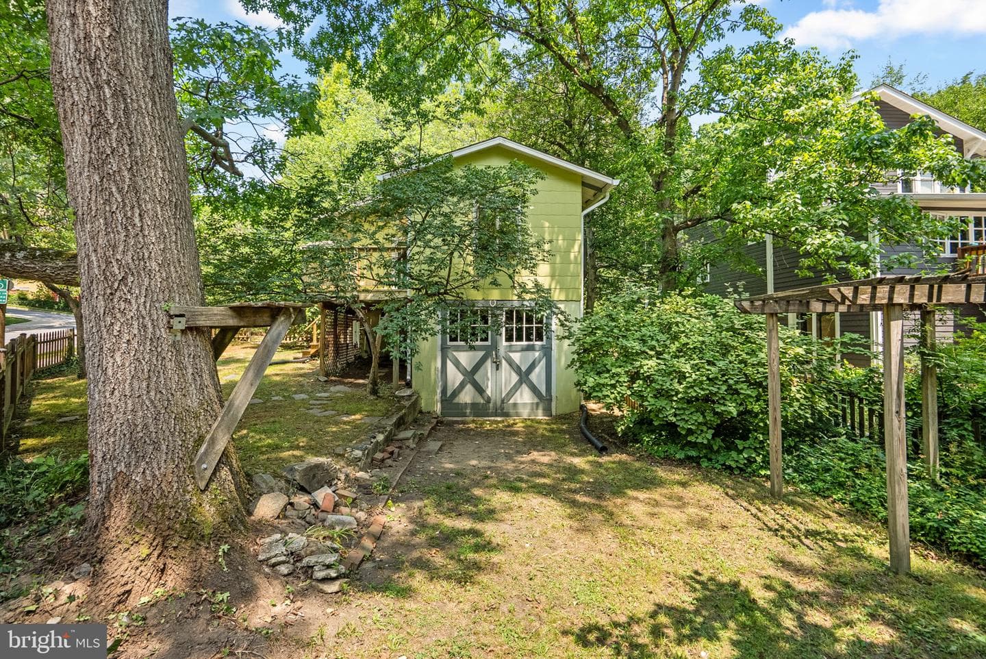 301 Elm Avenue photo 39