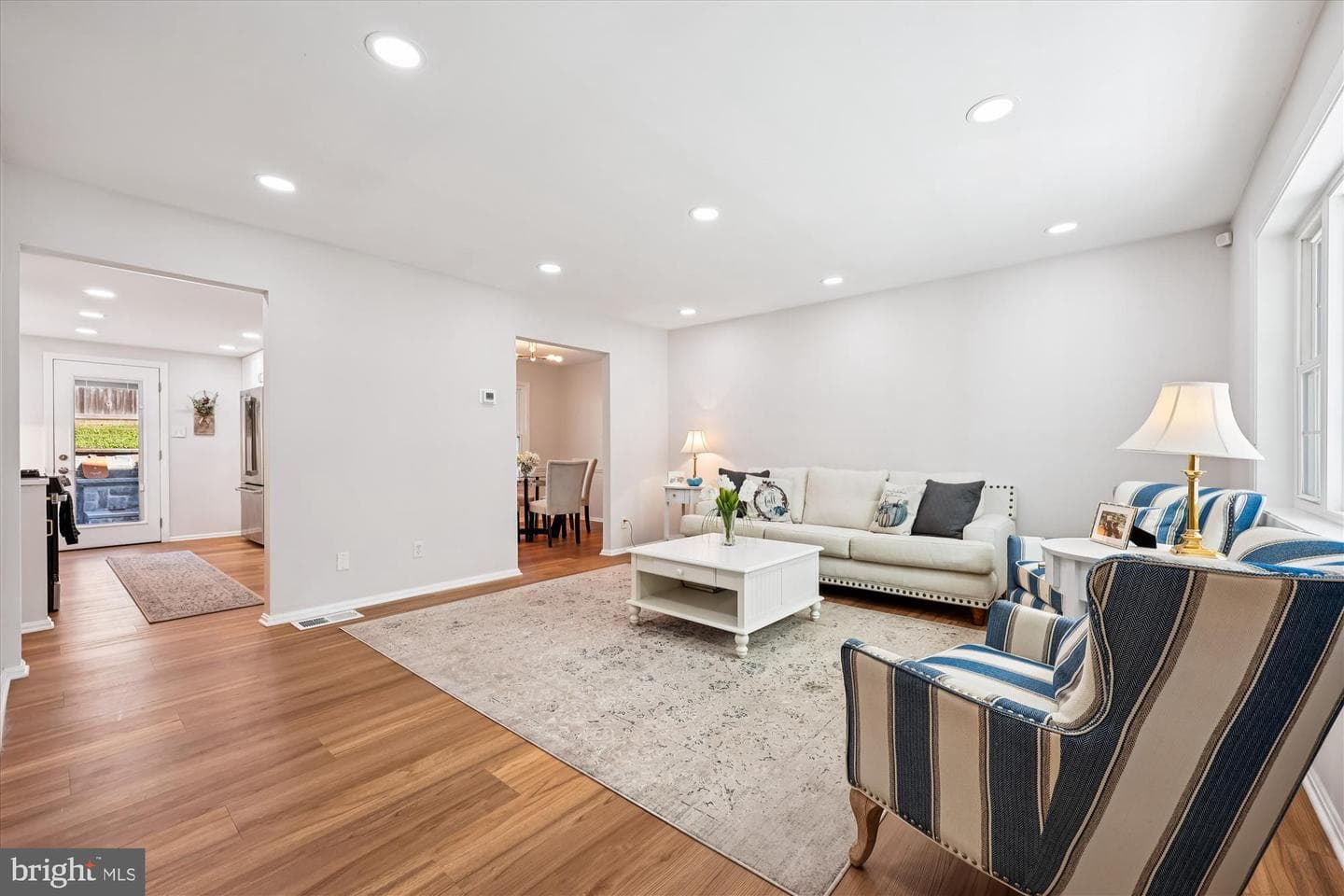 3923 Halsey Street photo 10