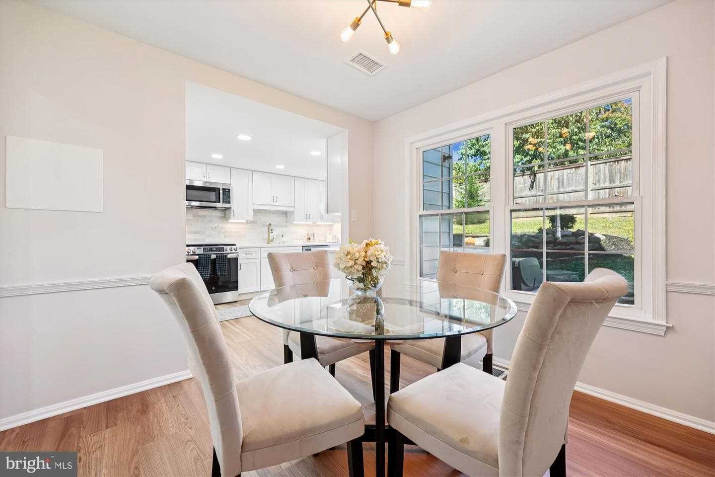 3923 Halsey Street photo 16