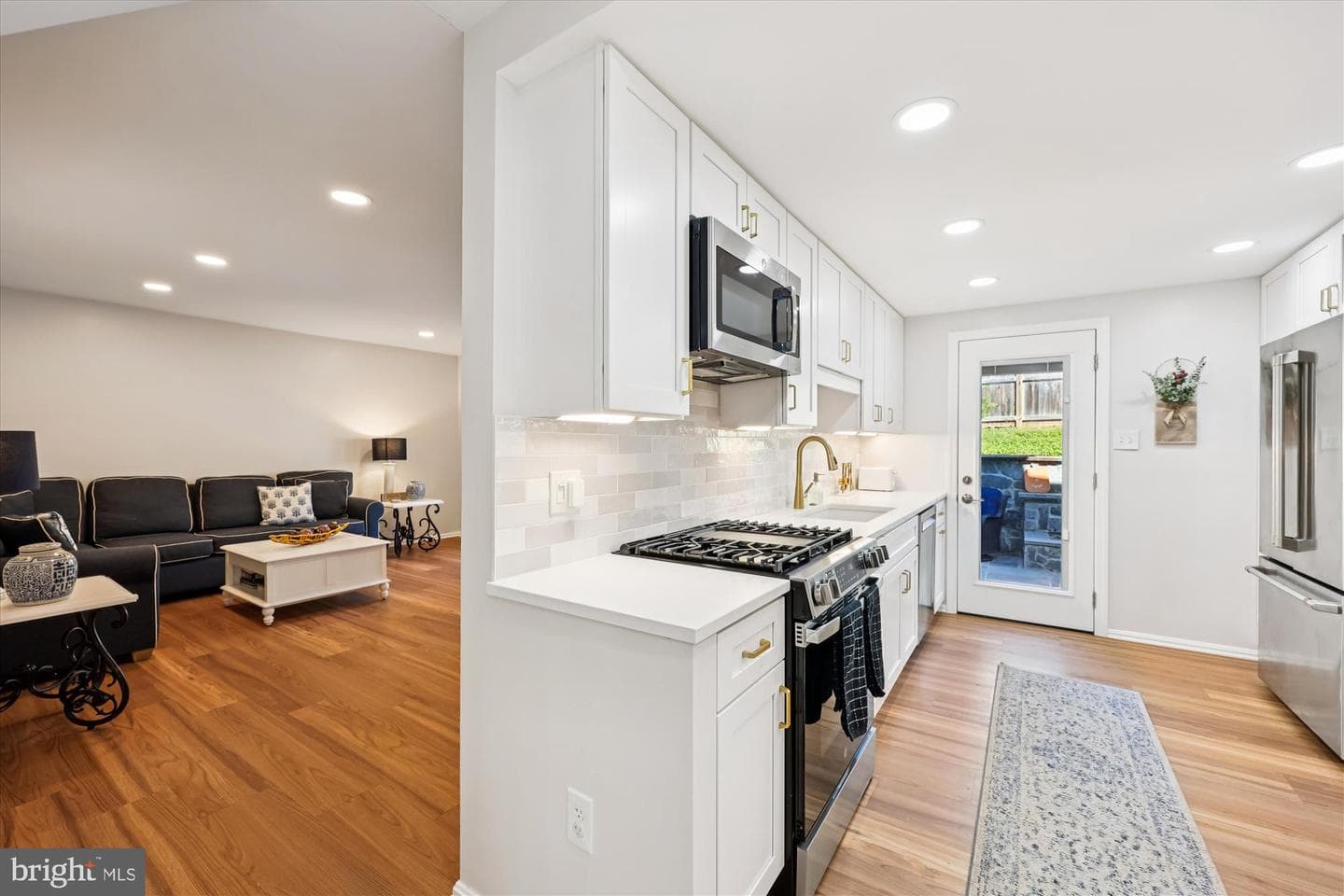3923 Halsey Street photo 17