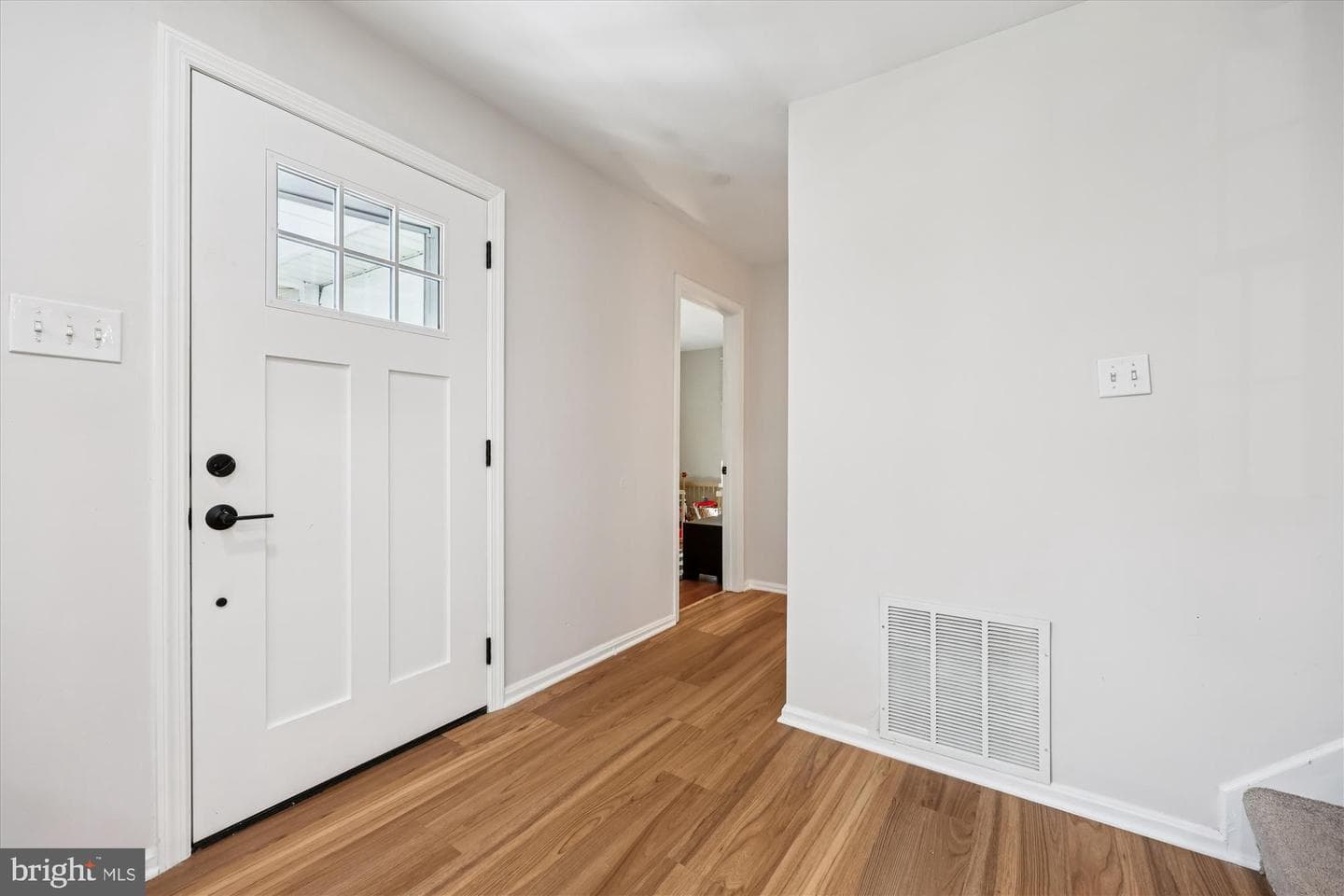 3923 Halsey Street photo 22