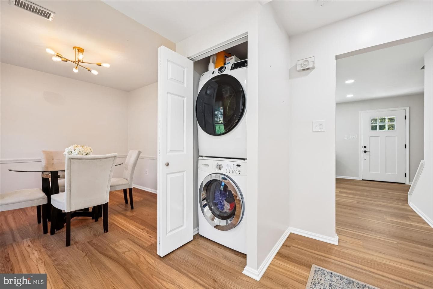 3923 Halsey Street photo 40