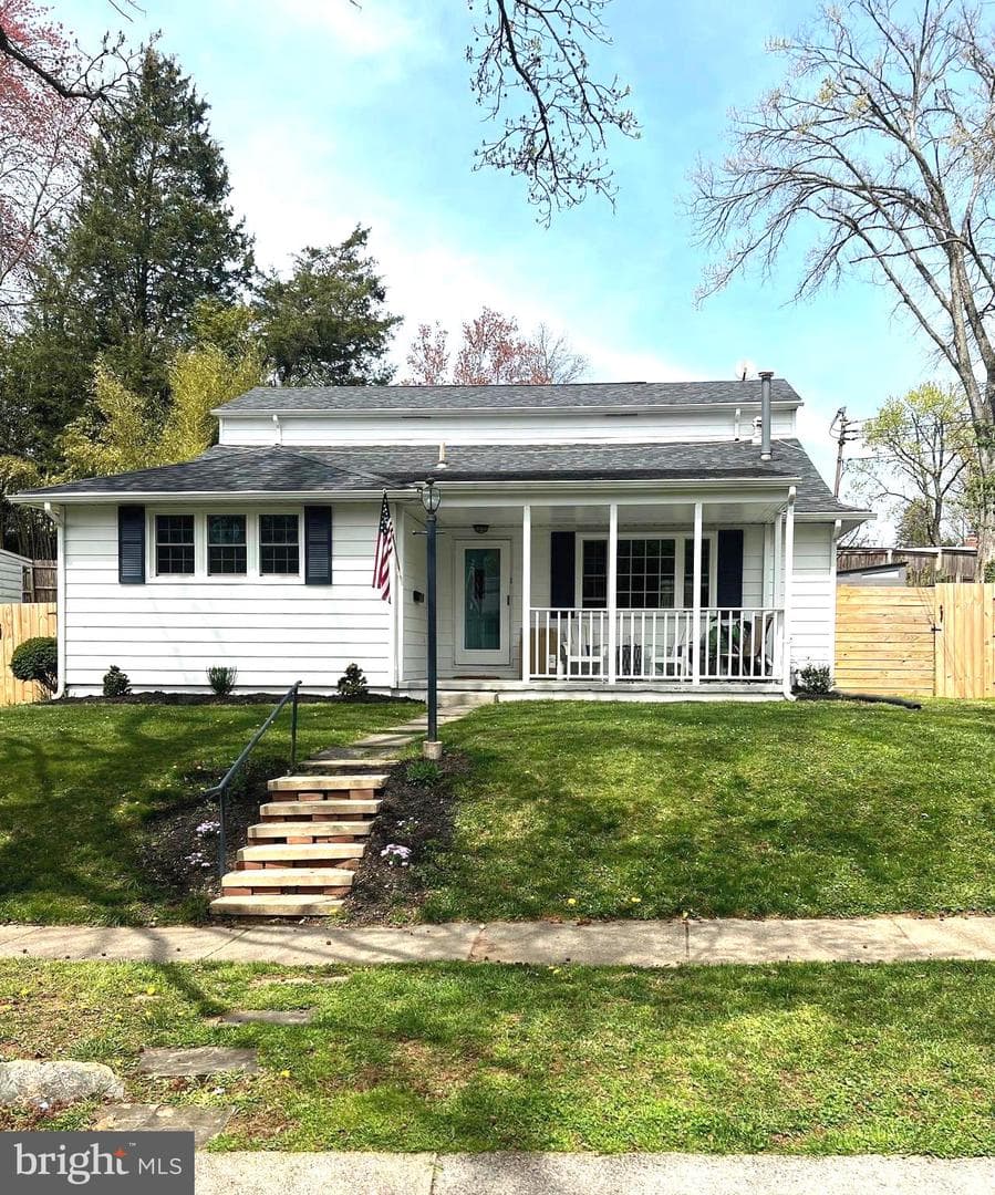3923 Halsey Street photo 7