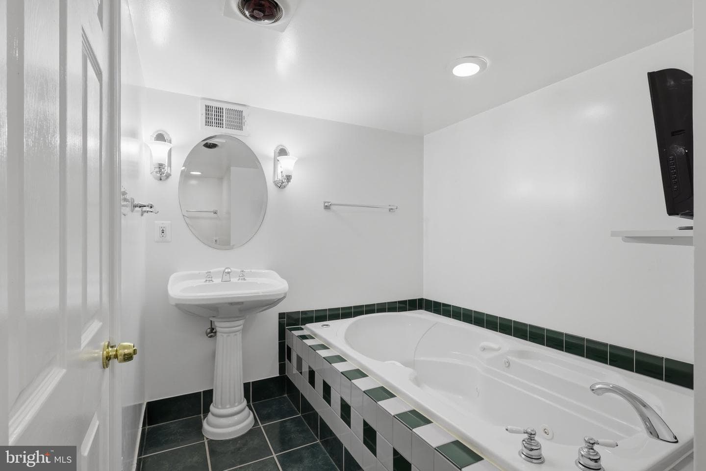 13105 Hallet Court photo 23